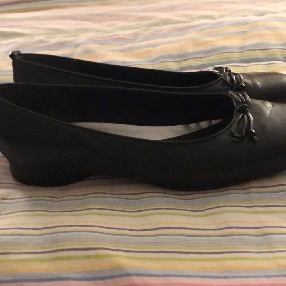 Shoes - Picture 2 of 4